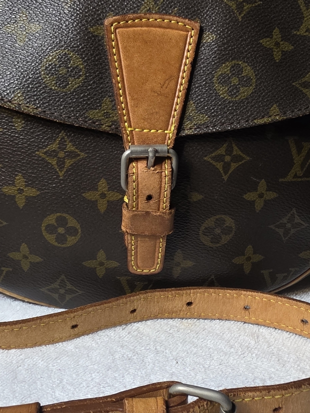 Authentic Louis Vuitton Jeune Fille GM Monogram Canvas Crossbody With COA - Picture 8 of 11